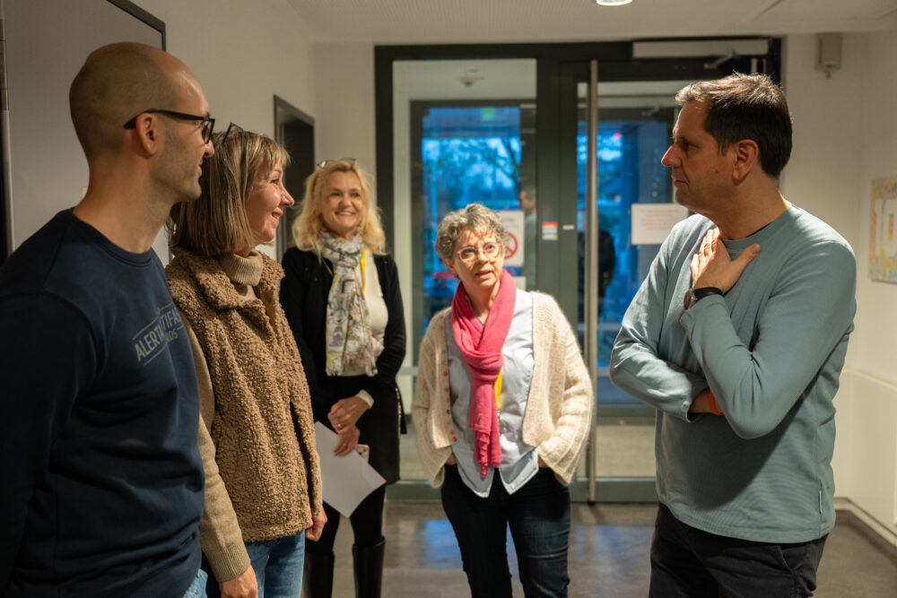 Niedersachsens Ministerpräsident Olaf Lies im Kita-Alltag.